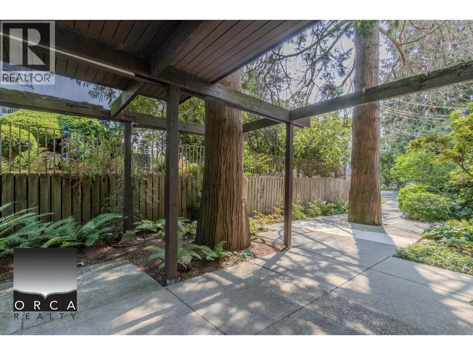 701 1785 ESQUIMALT AVENUE