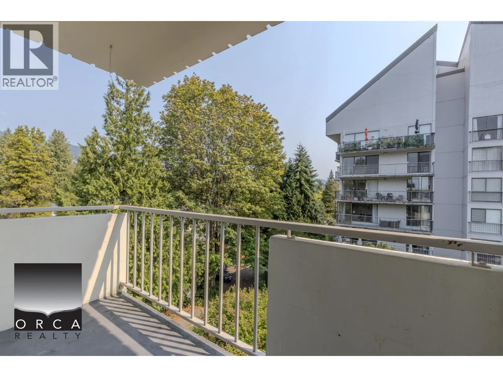 701 1785 ESQUIMALT AVENUE