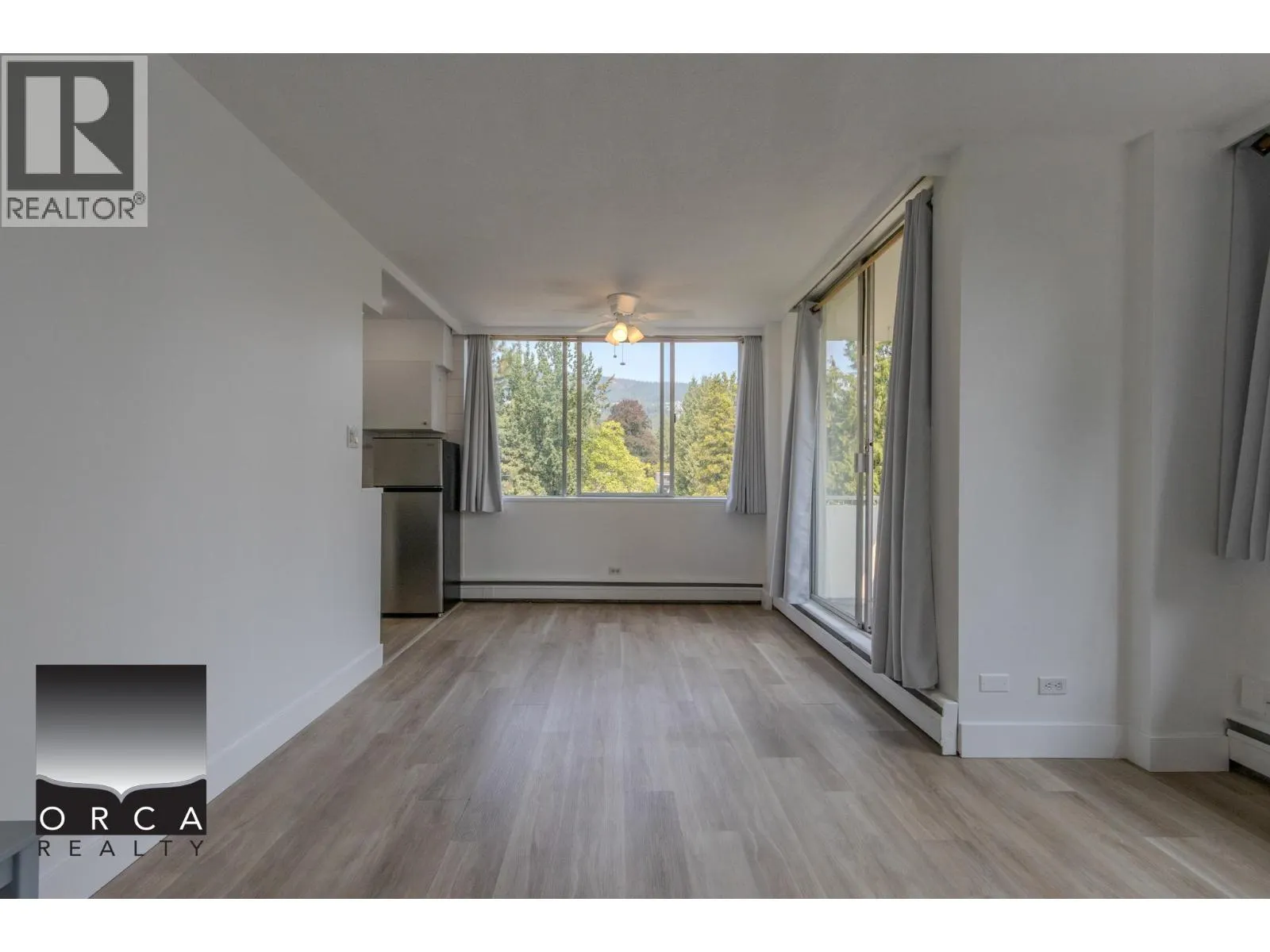 701 1785 ESQUIMALT AVENUE