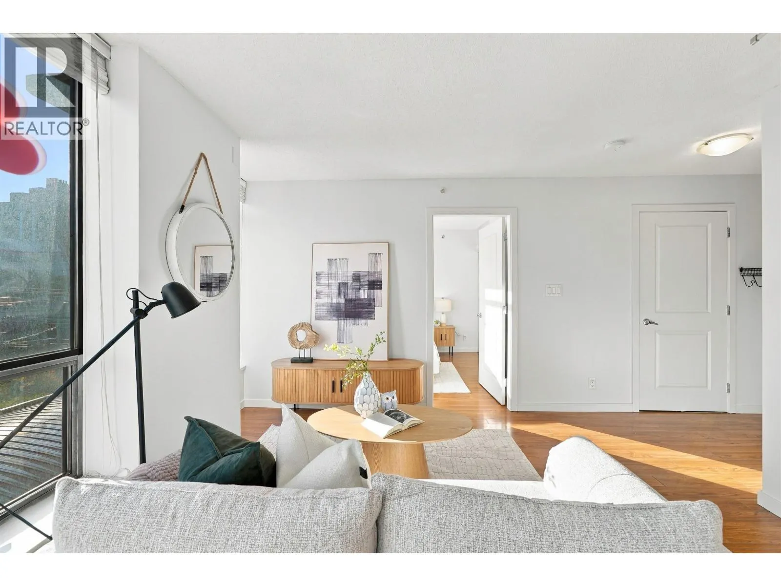 709 1068 W BROADWAY