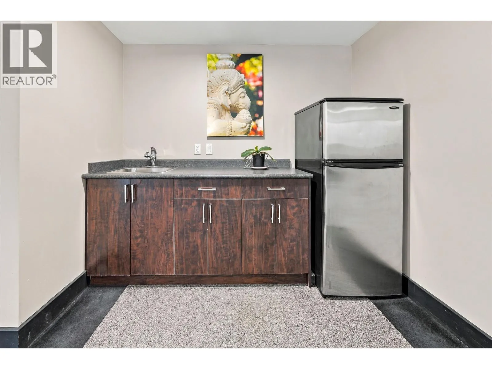 709 1068 W BROADWAY