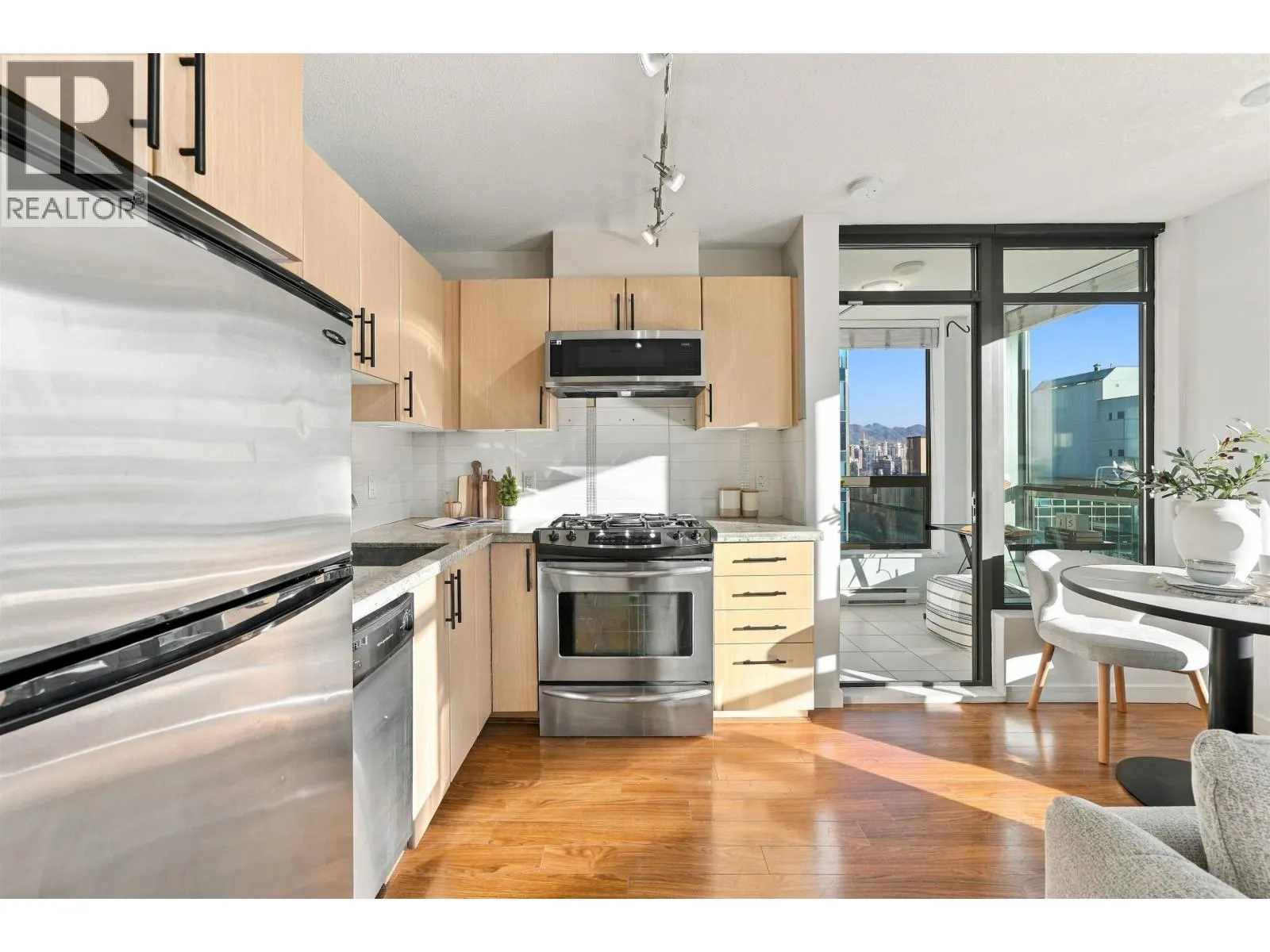 709 1068 W BROADWAY