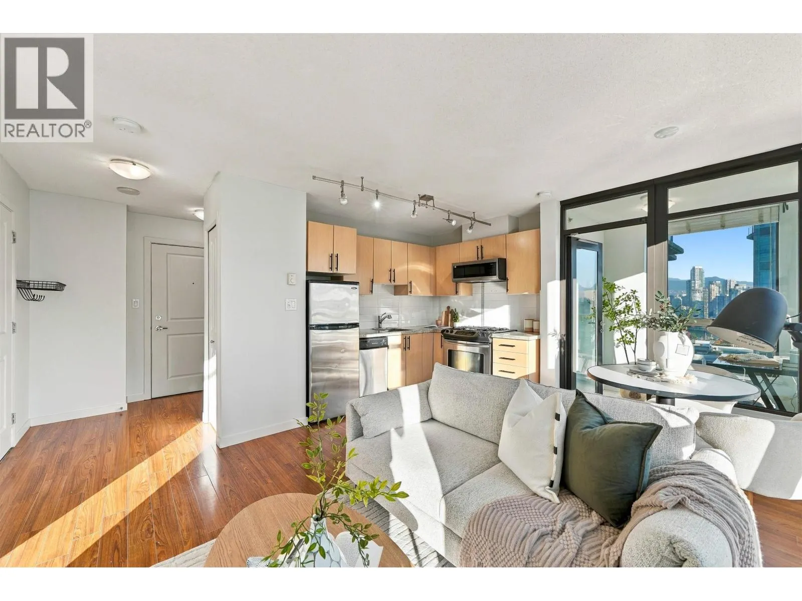 709 1068 W BROADWAY