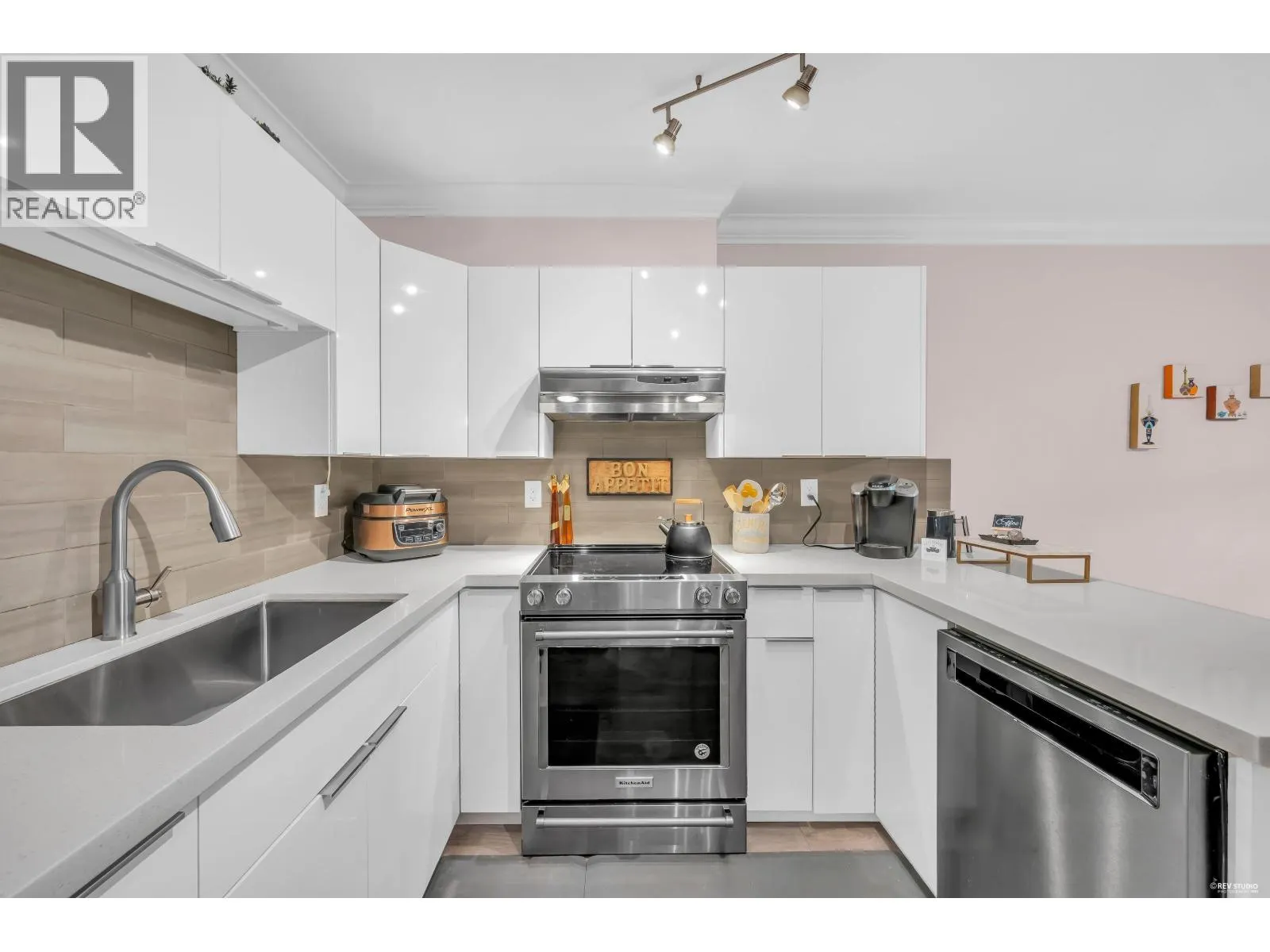 9 181 RAVINE DRIVE