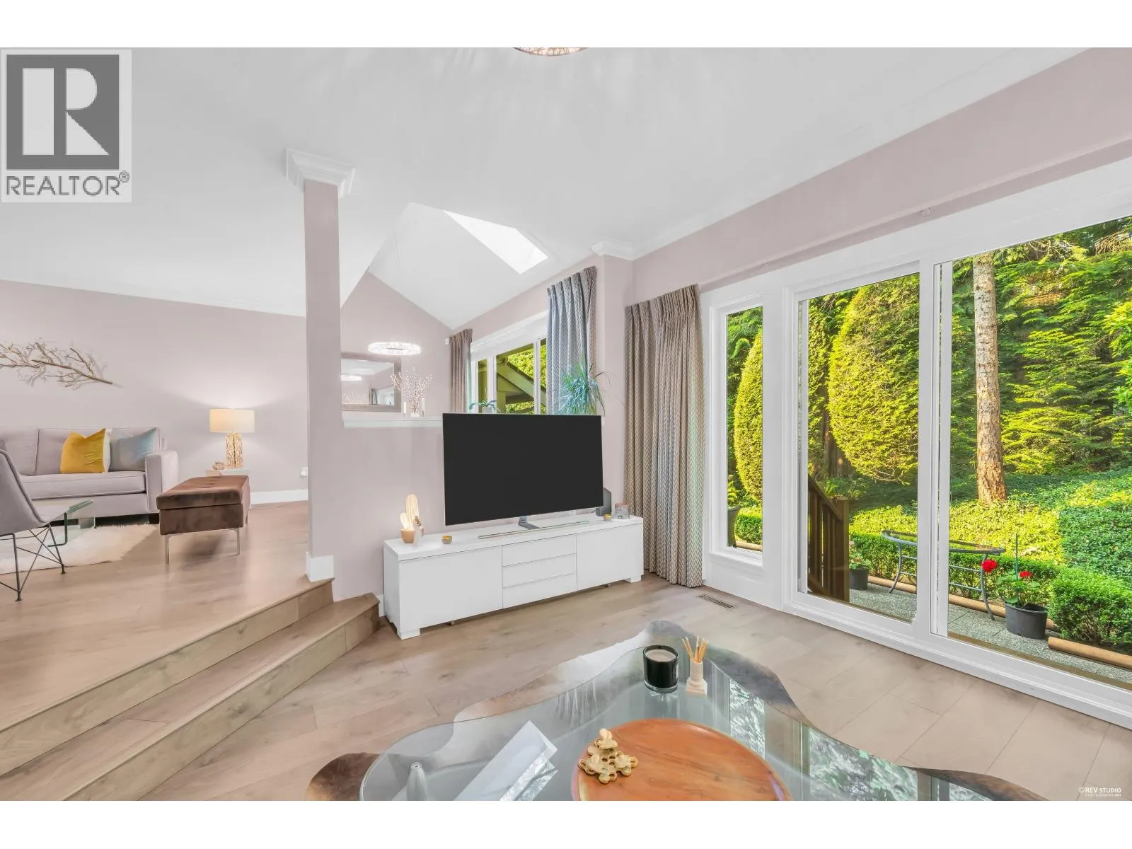 9 181 RAVINE DRIVE