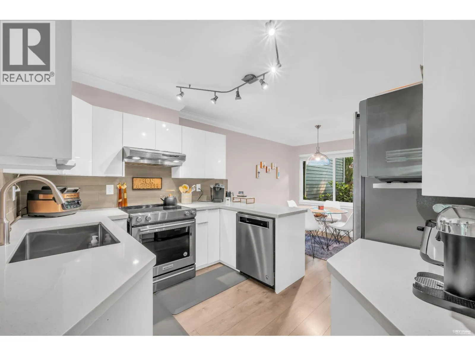 9 181 RAVINE DRIVE