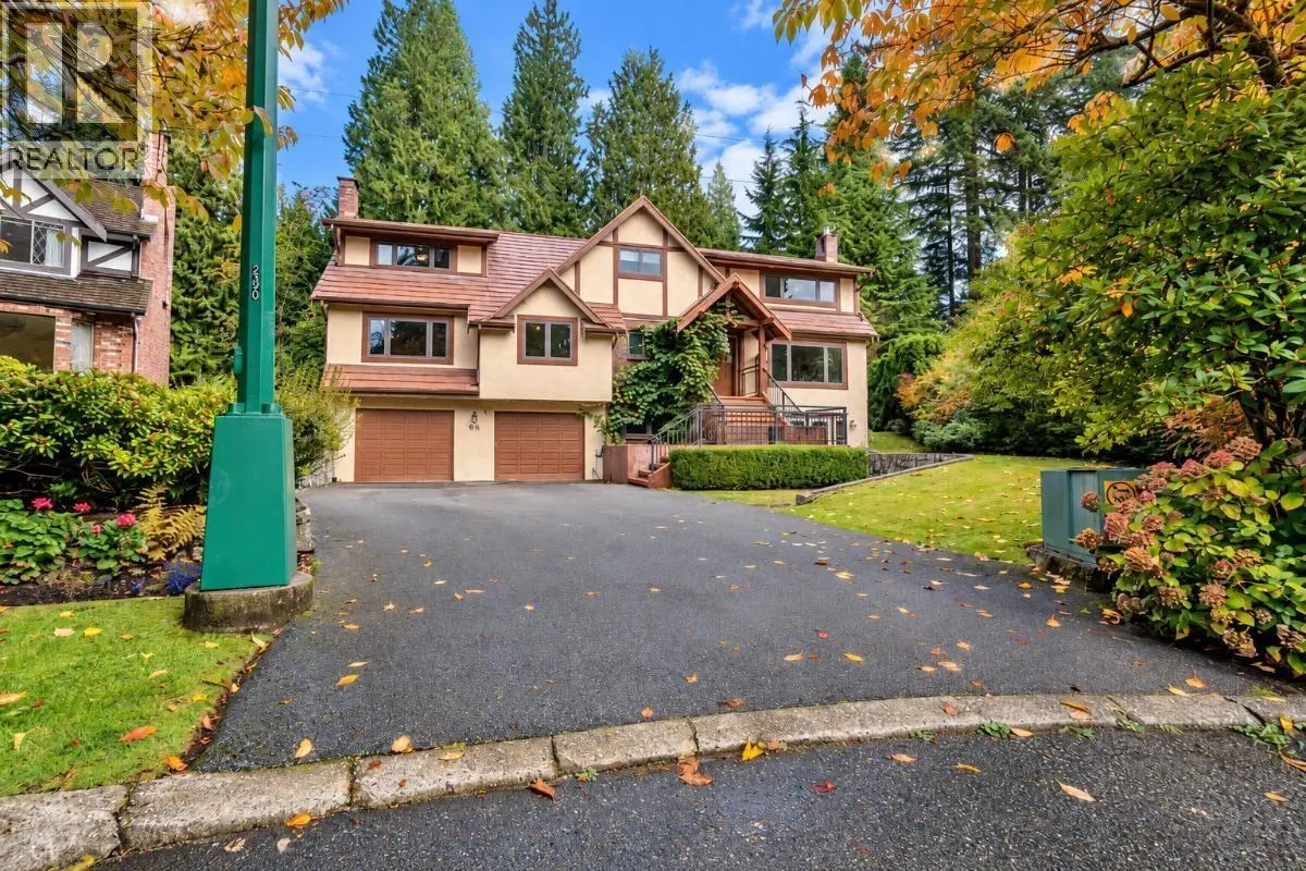696 WELLINGTON PLACE