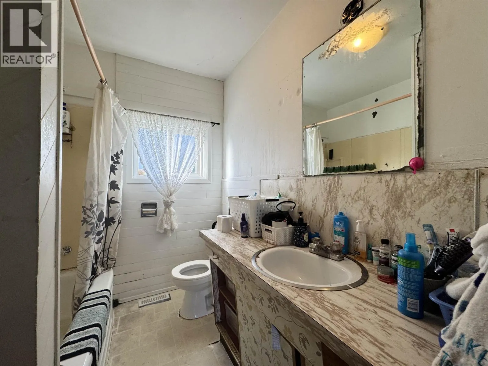 848-850 FULTON STREET