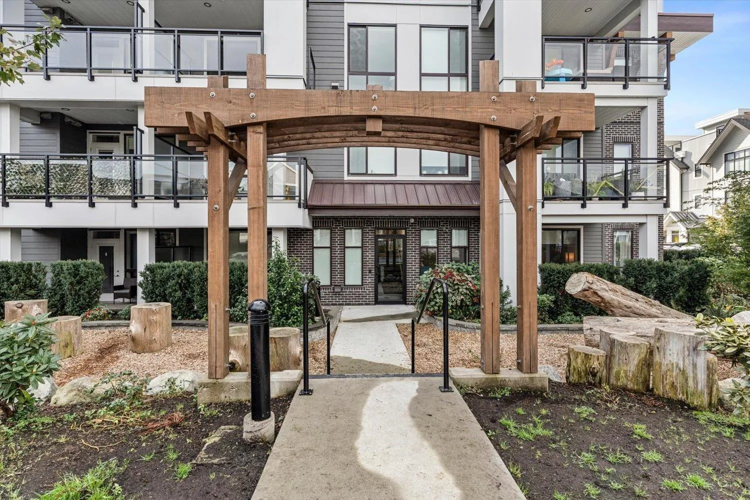 104 6045 CHILLIWACK RIVER ROAD|Sardis South