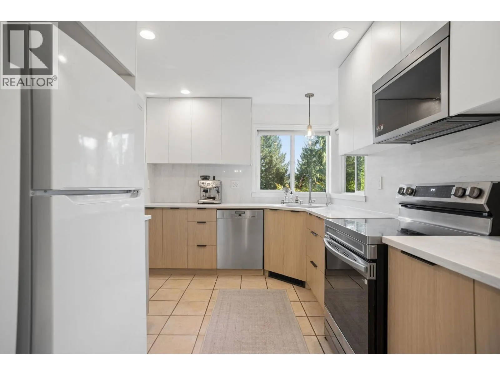 965 VILLAGE DRIVE