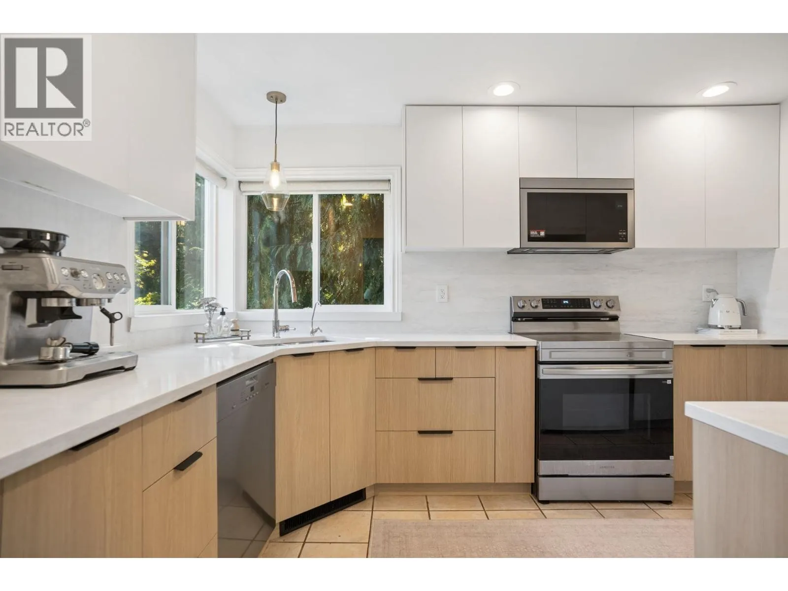 965 VILLAGE DRIVE