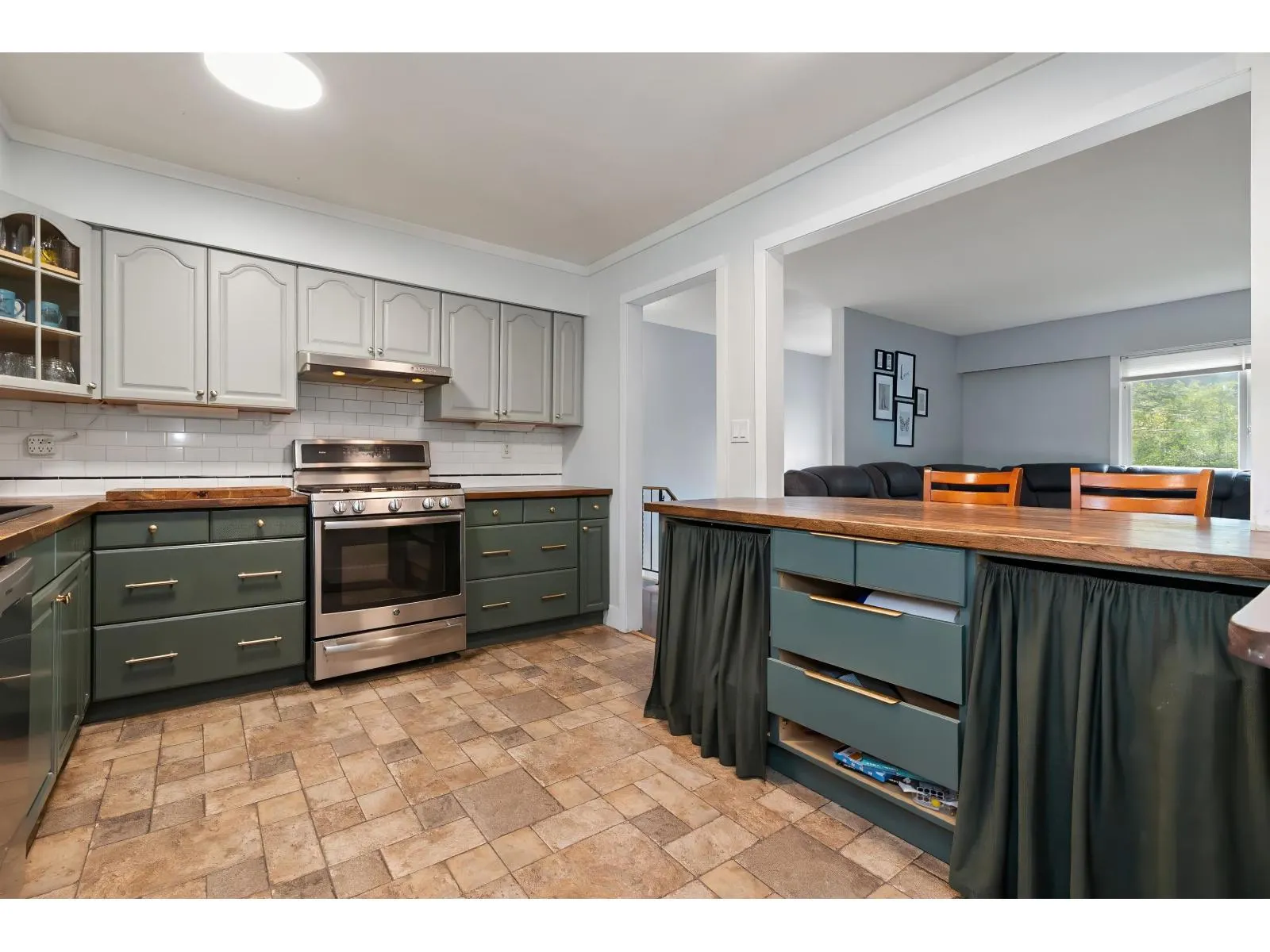 20 ROBERTSON CRESCENT|Hope