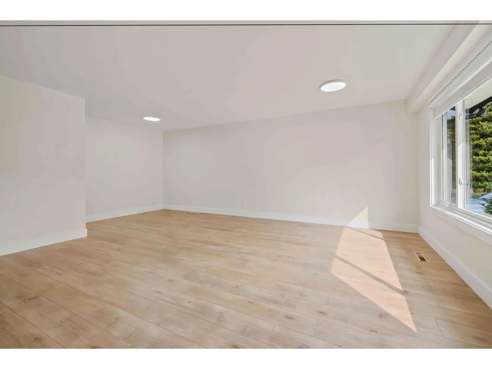 11055 ORIOLE DRIVE