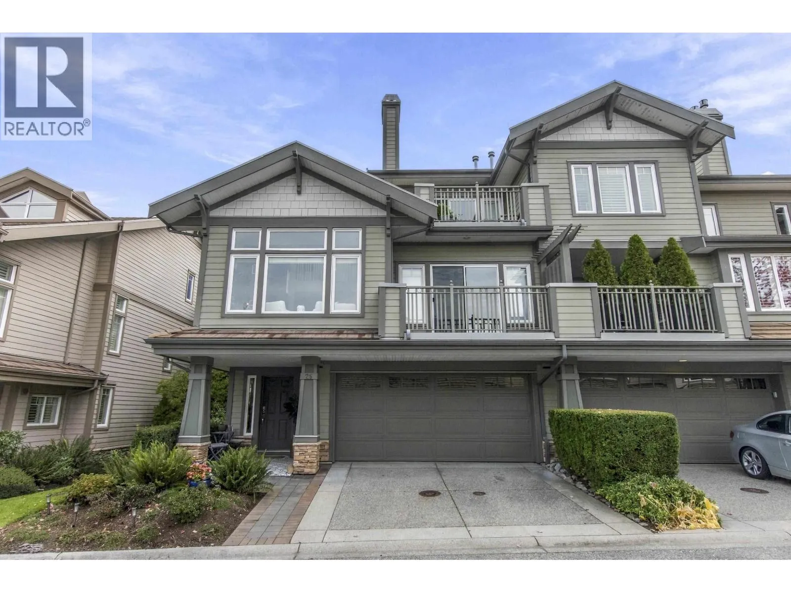25 WHITECAP COURT