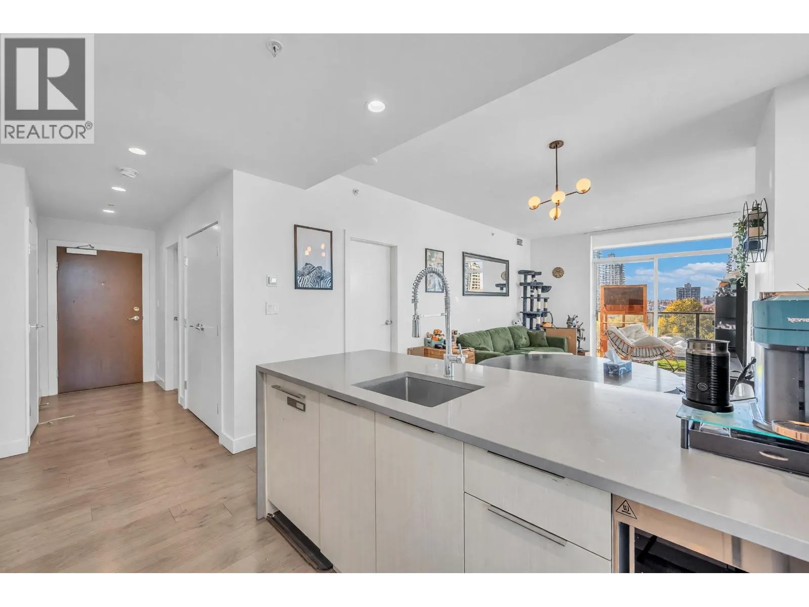 707 4465 JUNEAU STREET