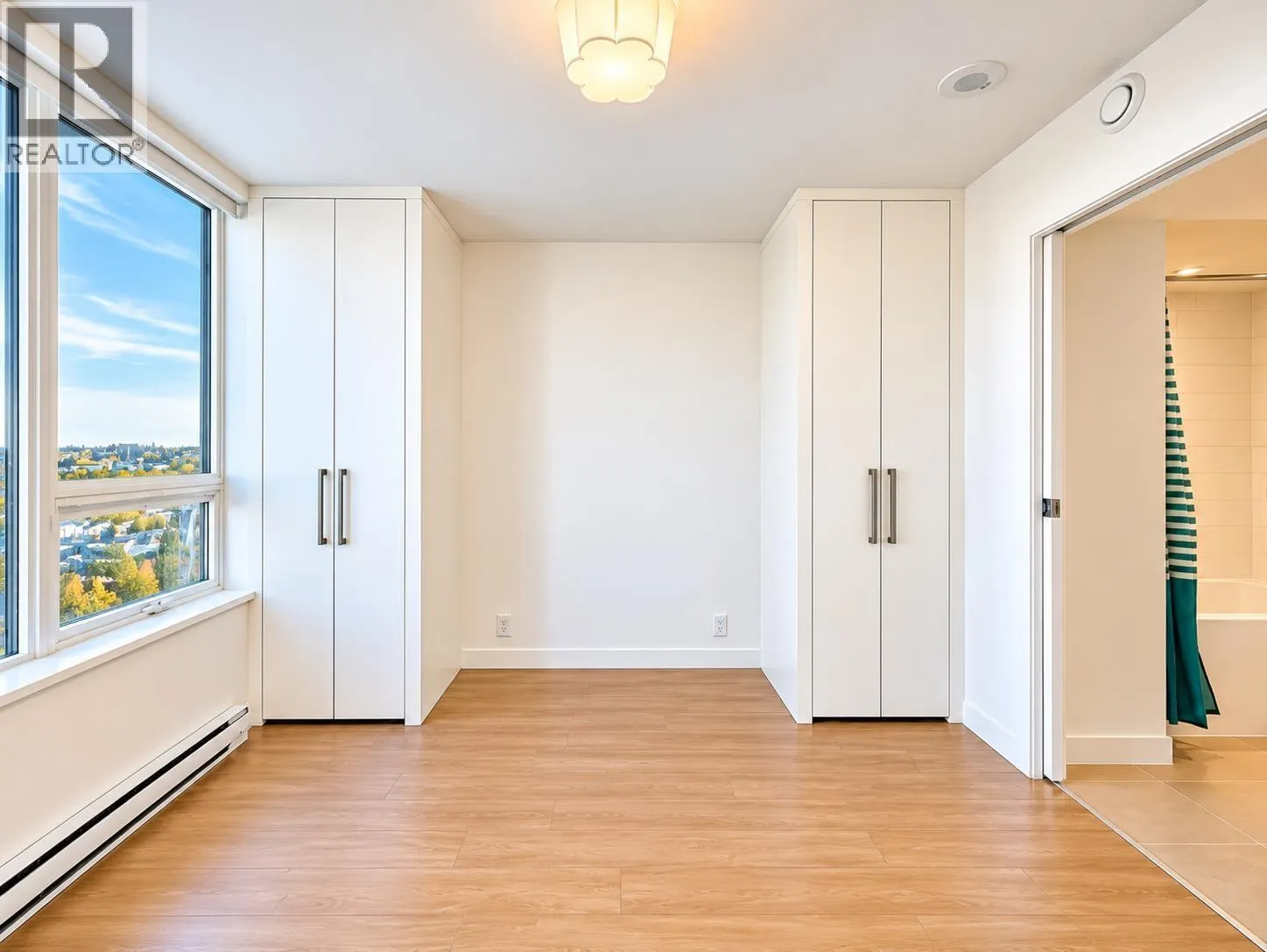 1909 908 QUAYSIDE DRIVE