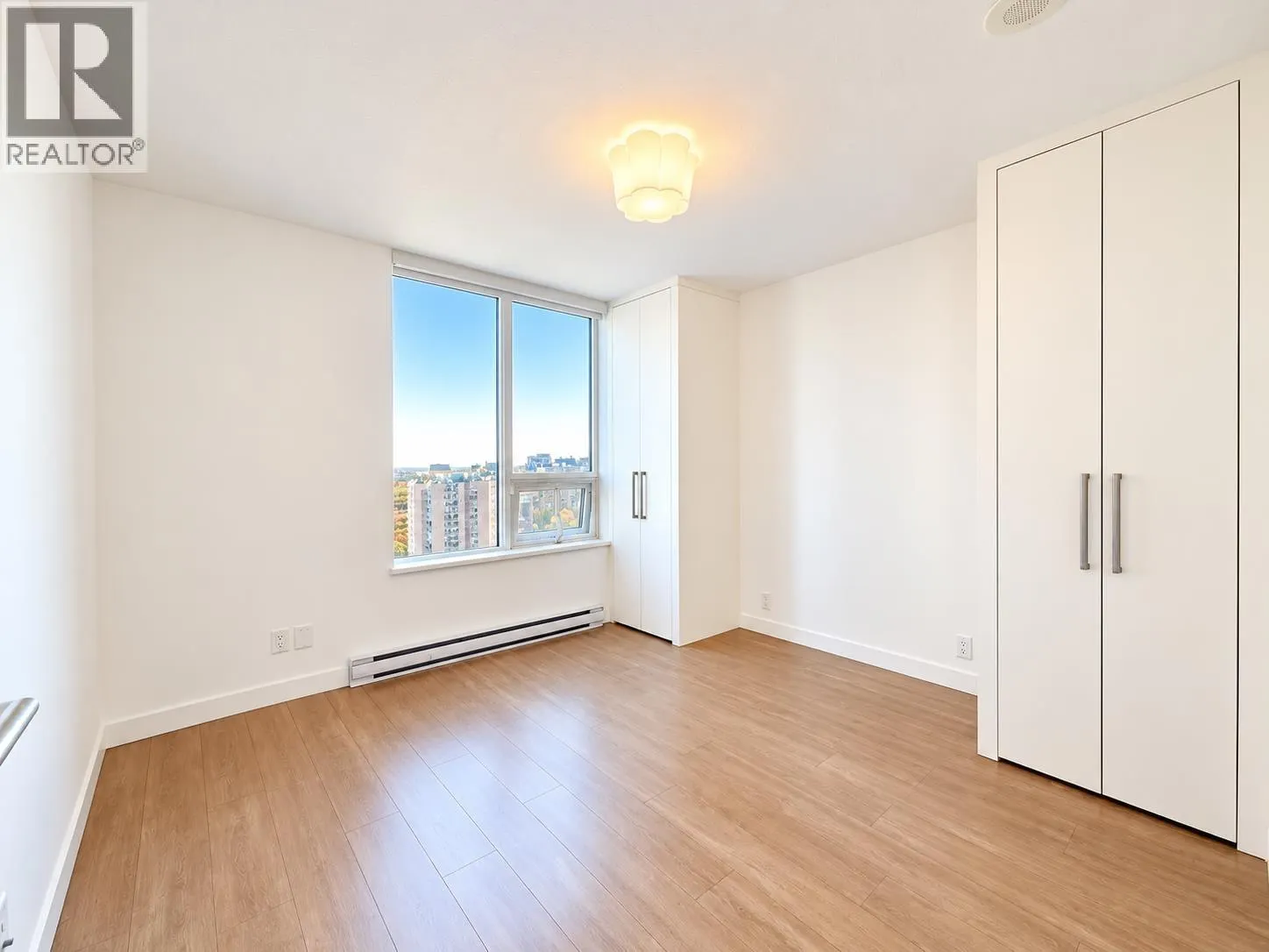 1909 908 QUAYSIDE DRIVE