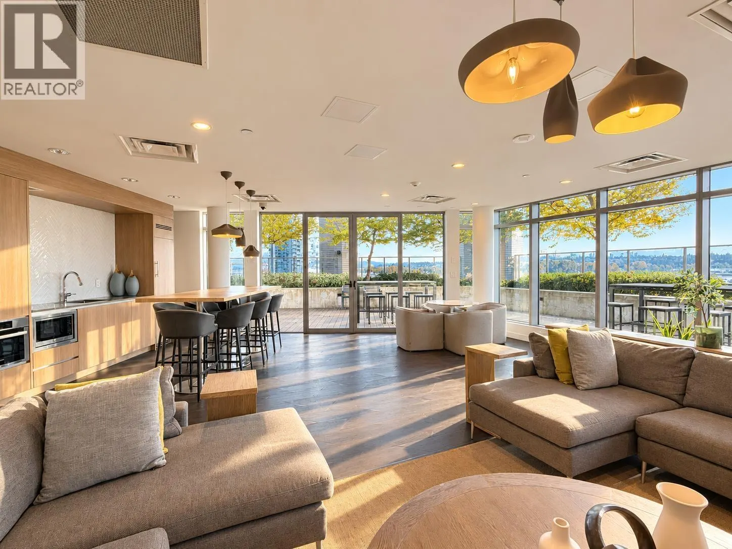 1909 908 QUAYSIDE DRIVE