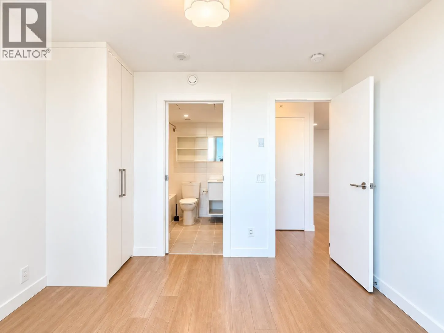 1909 908 QUAYSIDE DRIVE
