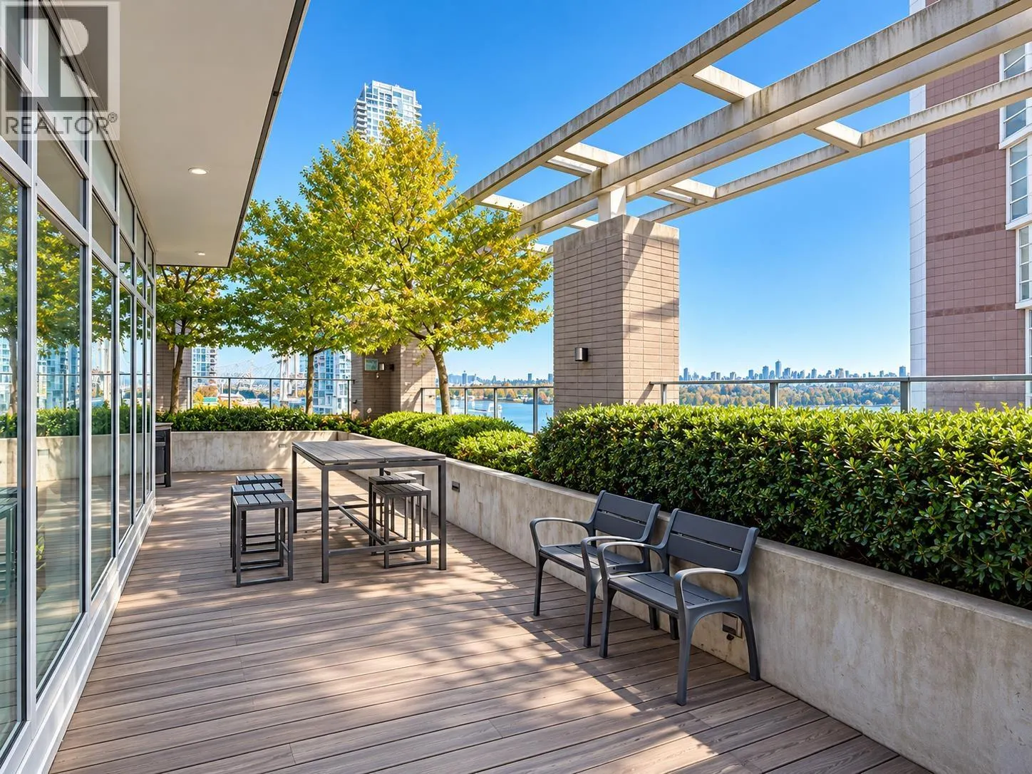 1909 908 QUAYSIDE DRIVE