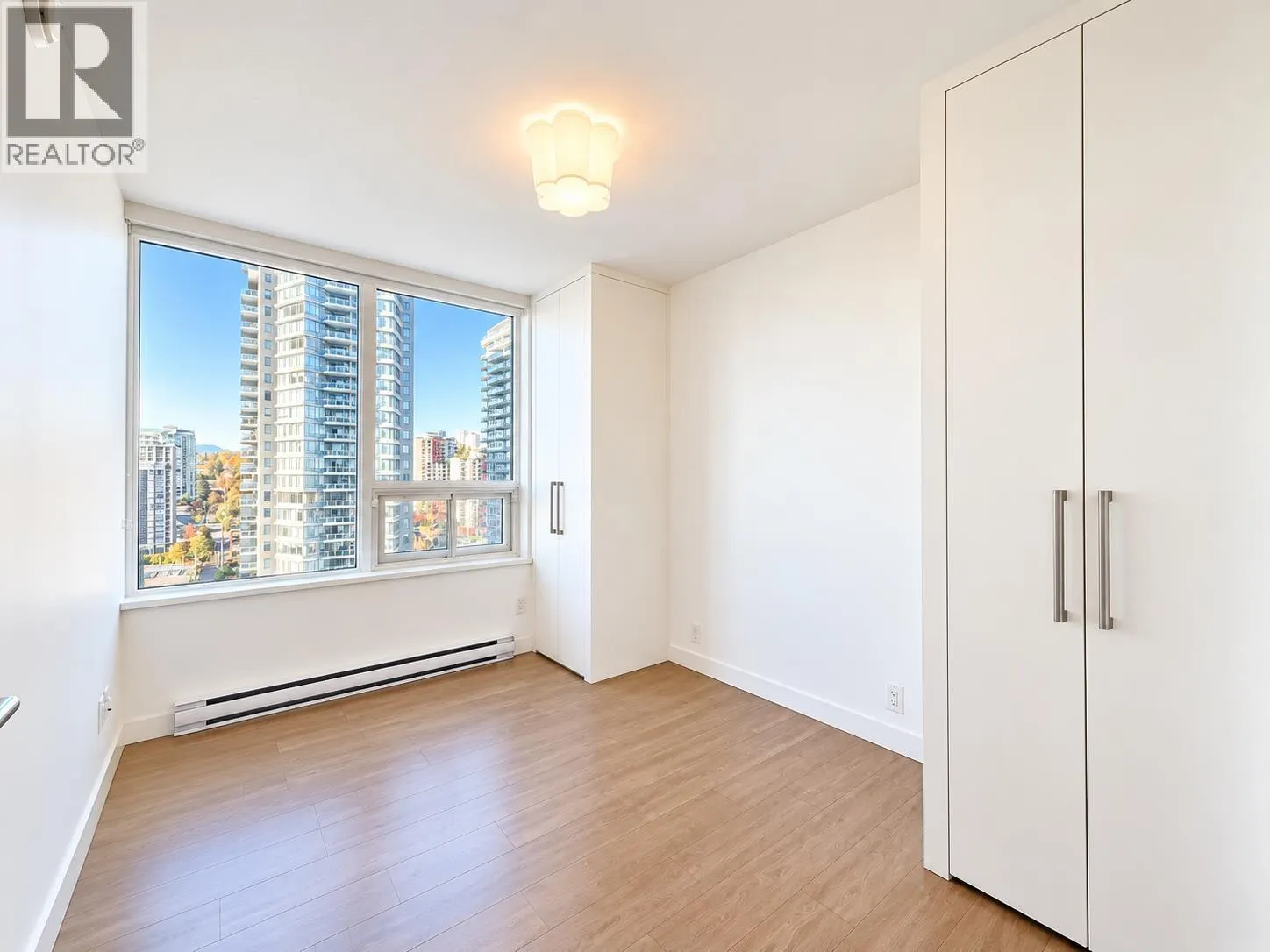 1909 908 QUAYSIDE DRIVE
