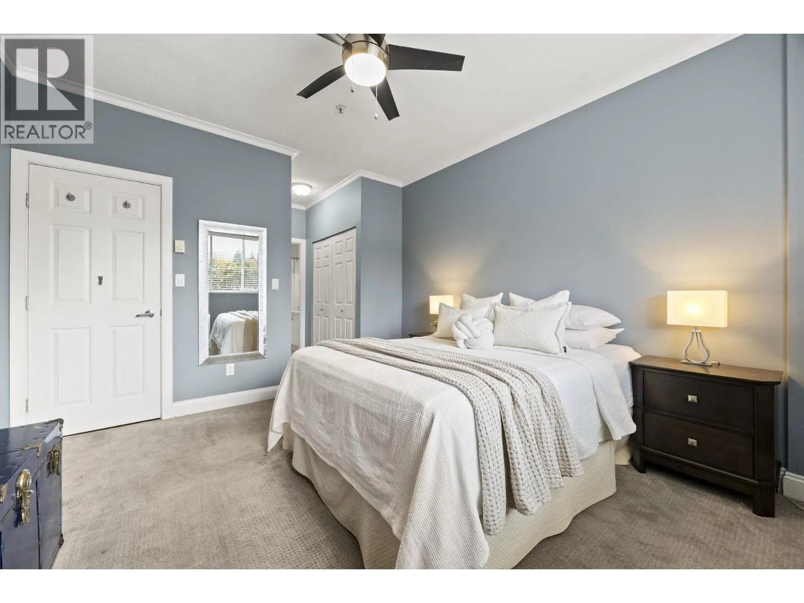 103 121 SHORELINE CIRCLE