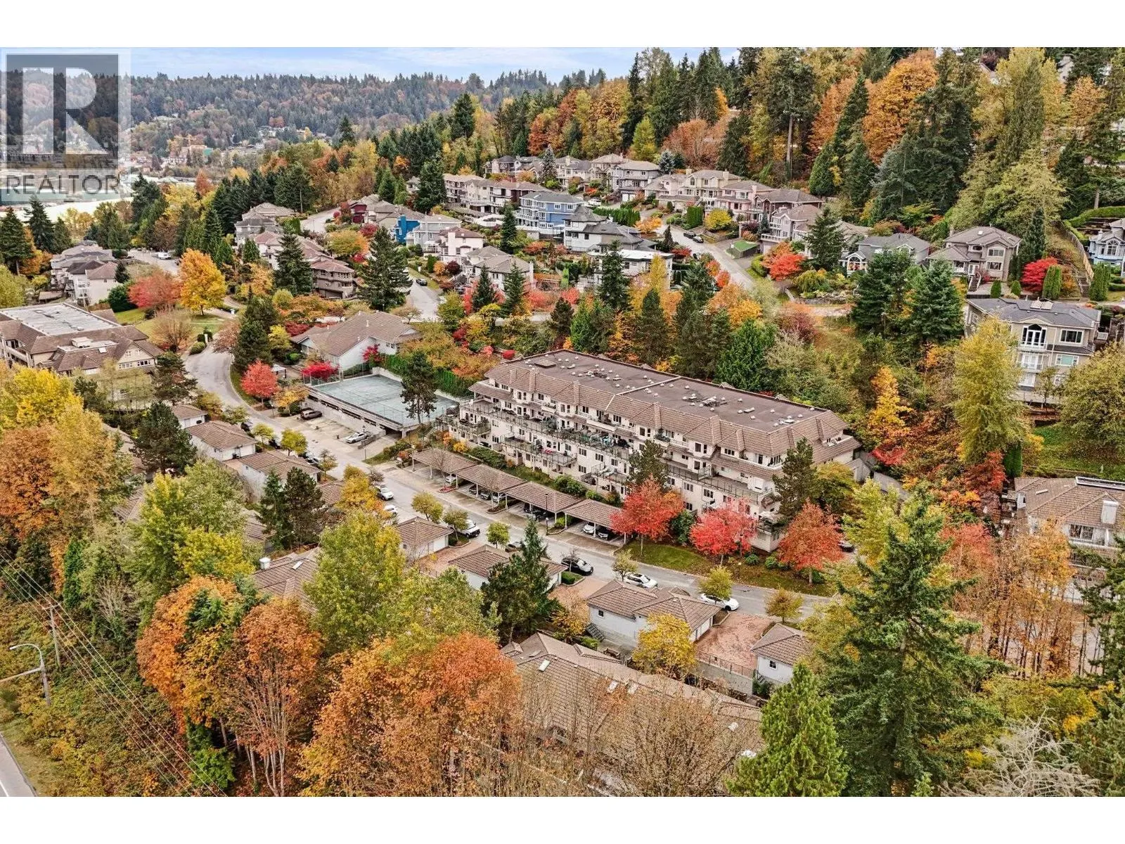 103 121 SHORELINE CIRCLE