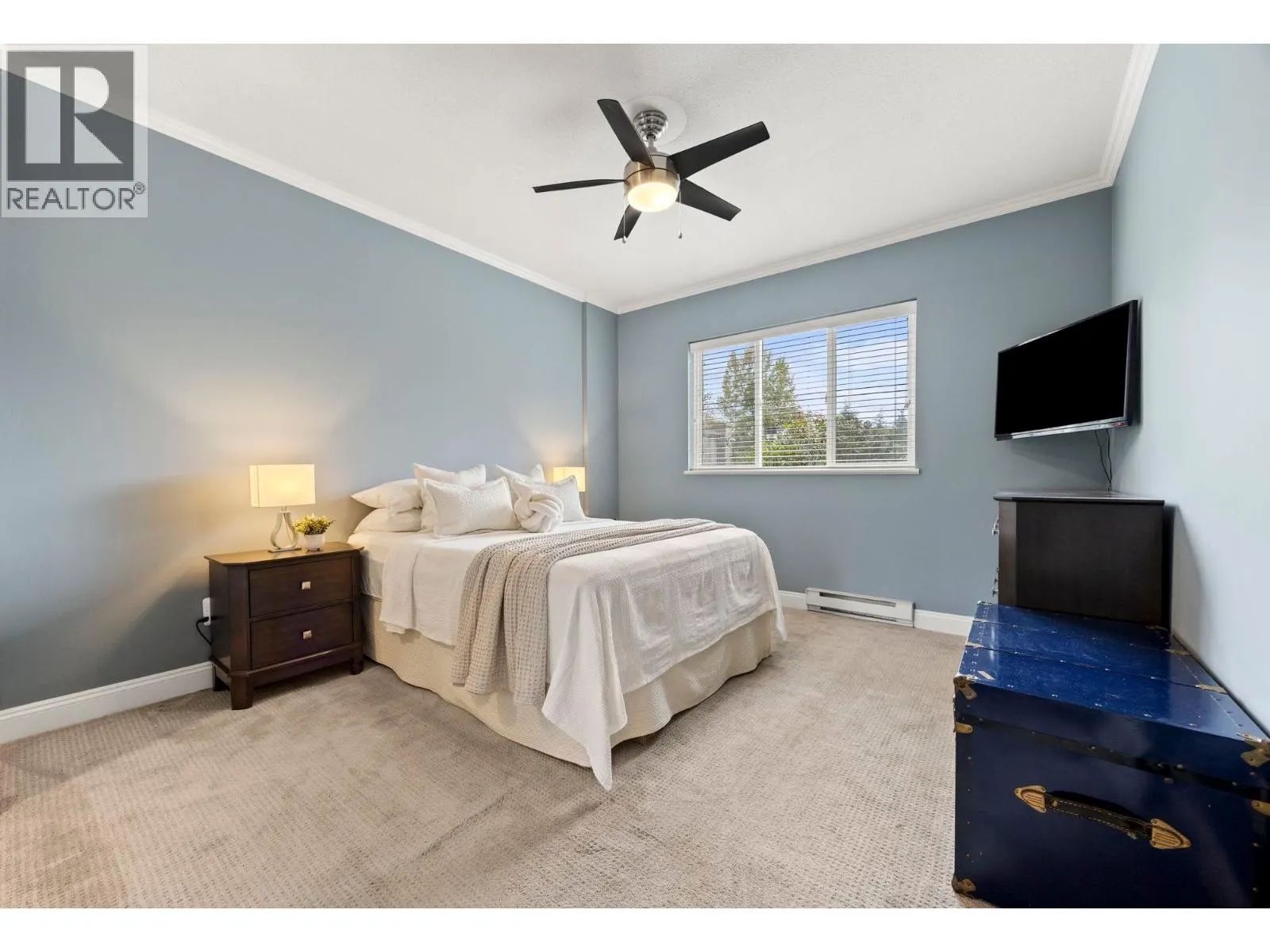 103 121 SHORELINE CIRCLE