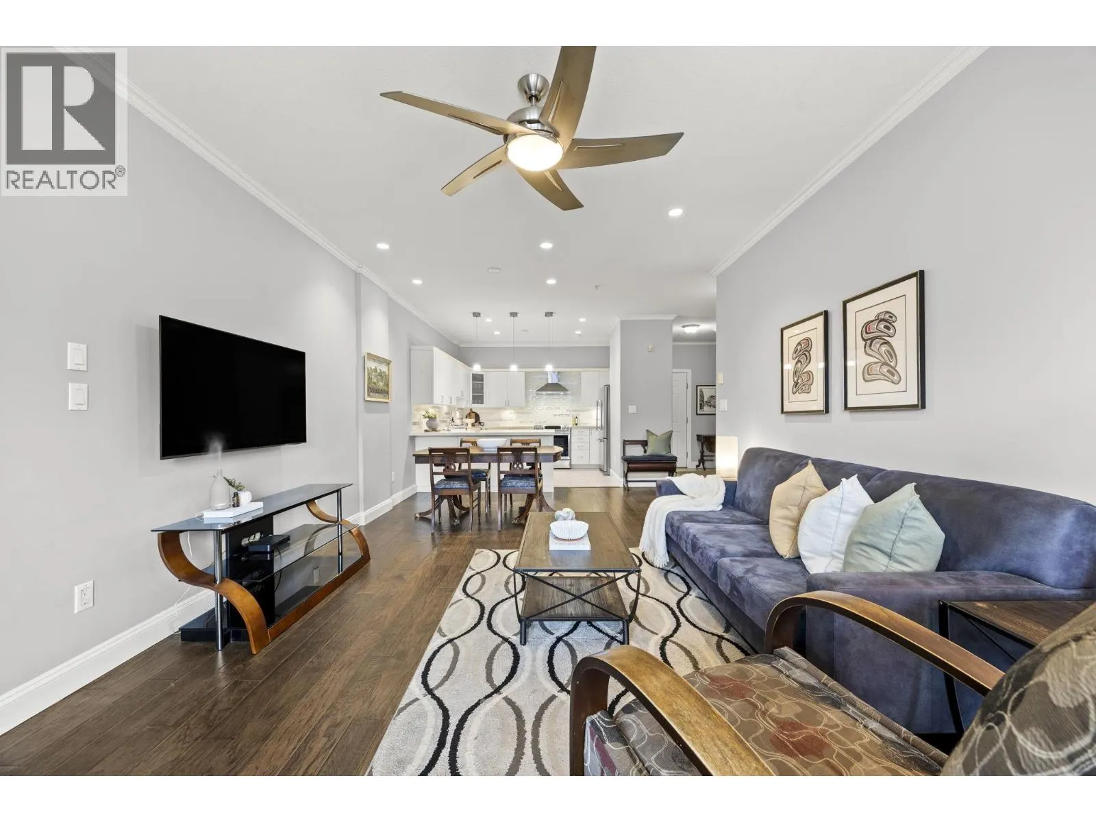 103 121 SHORELINE CIRCLE