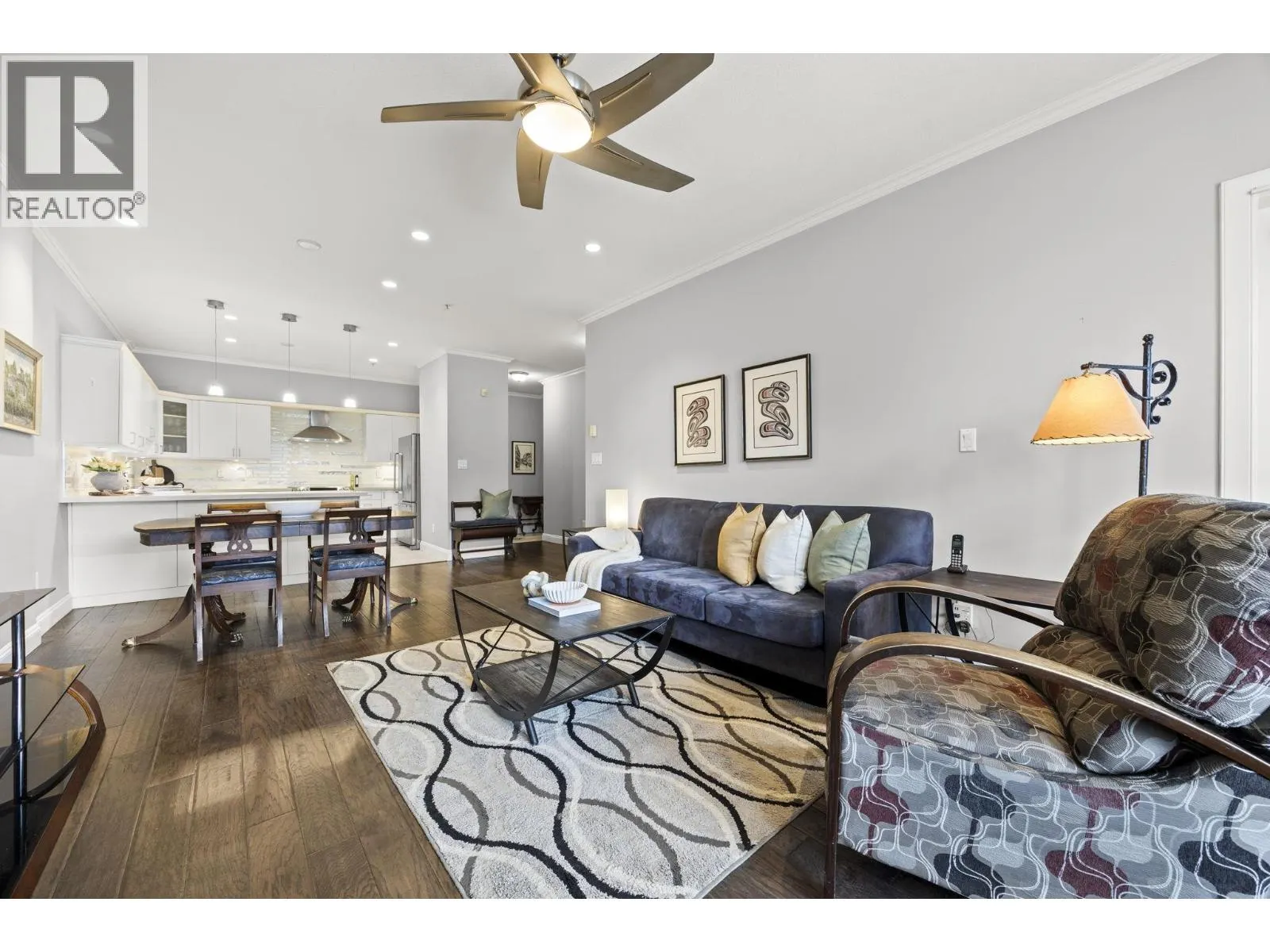 103 121 SHORELINE CIRCLE