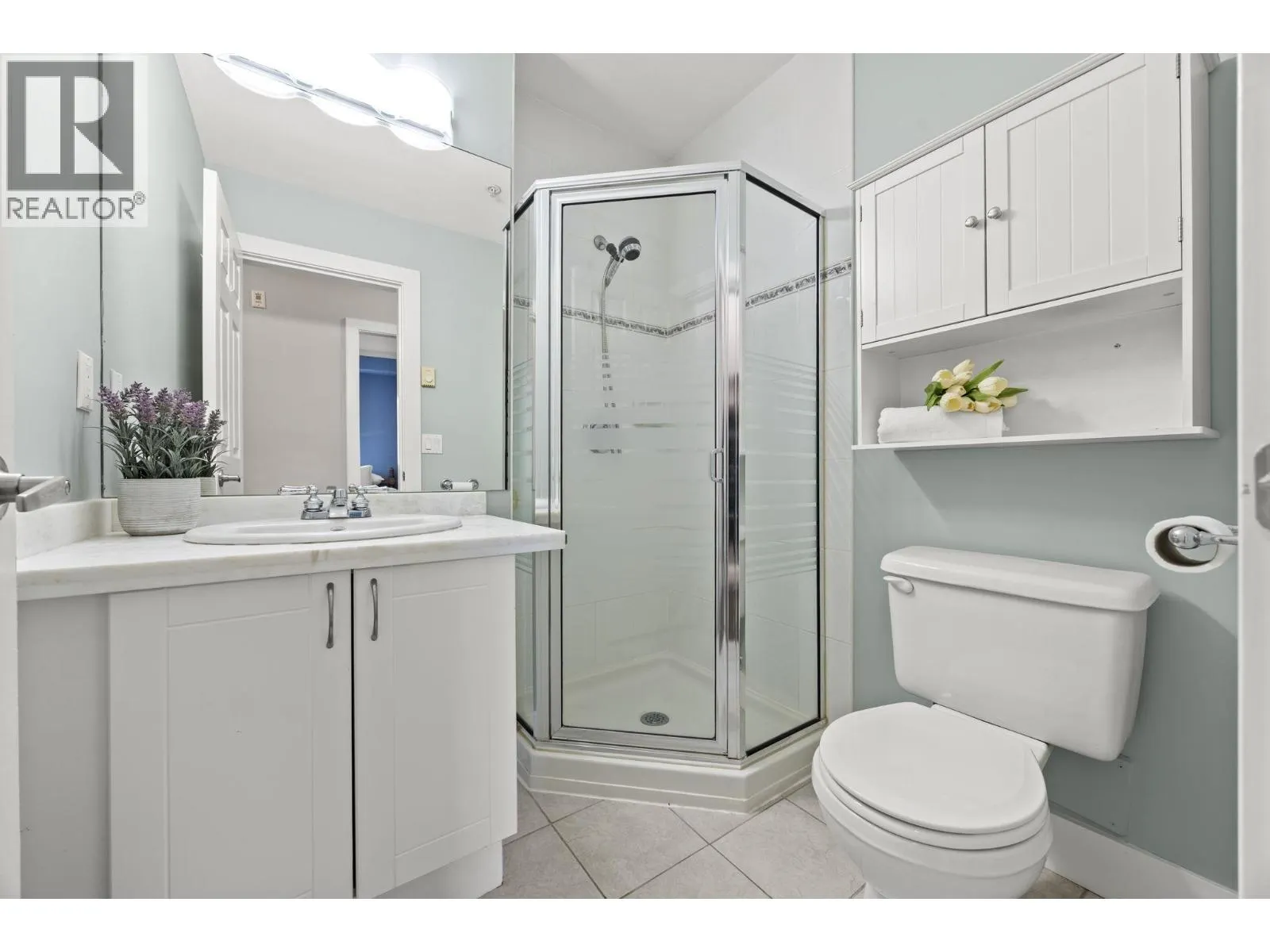 103 121 SHORELINE CIRCLE