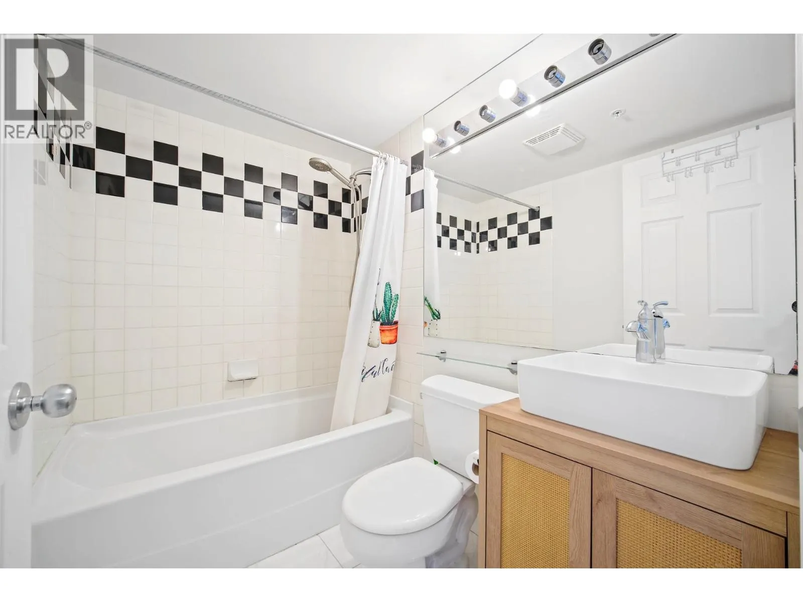 110X 63 KEEFER PLACE