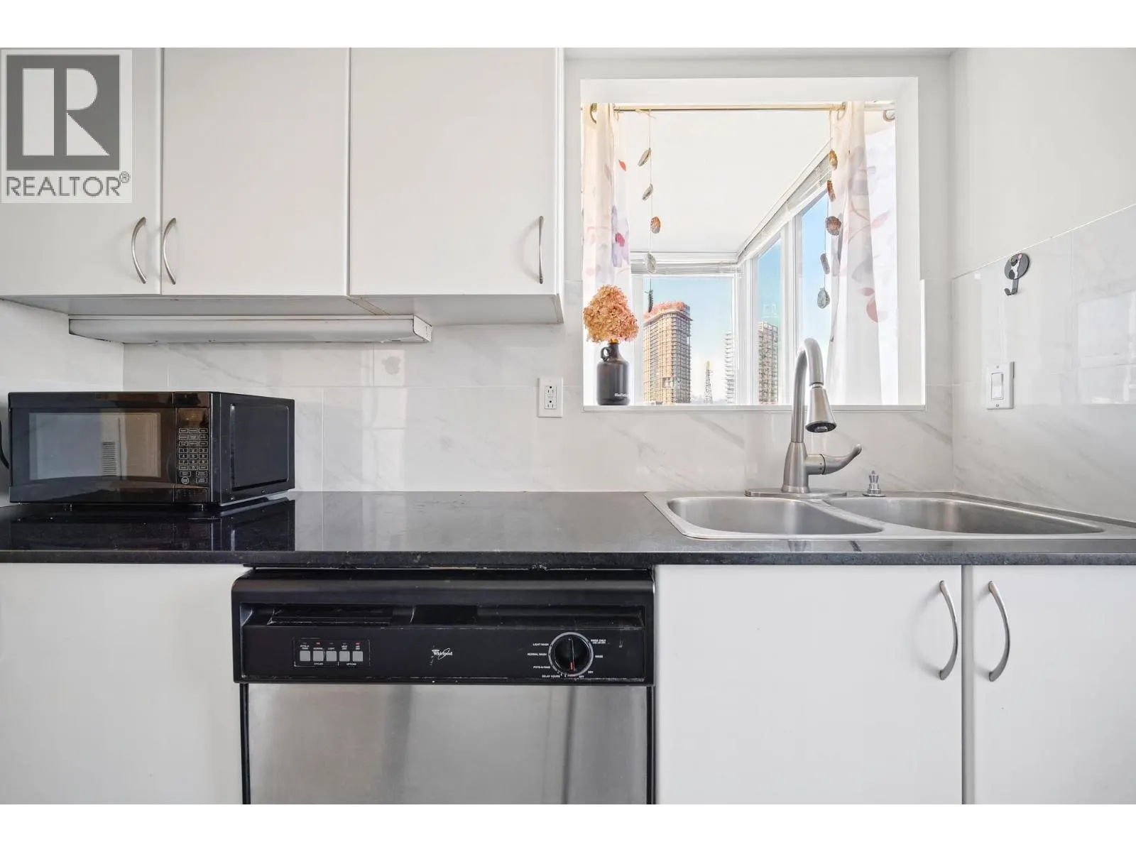 110X 63 KEEFER PLACE