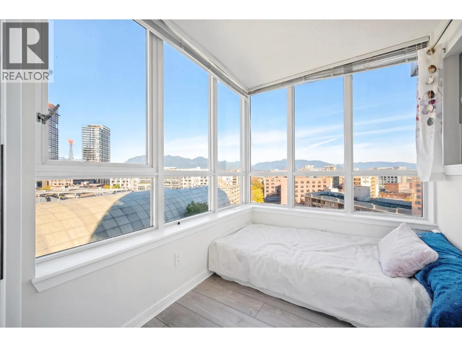 110X 63 KEEFER PLACE