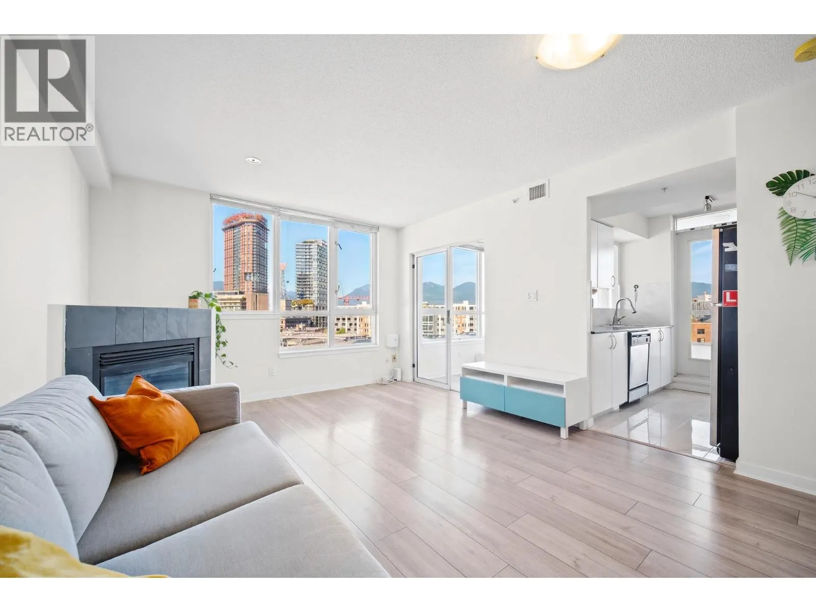 110X 63 KEEFER PLACE