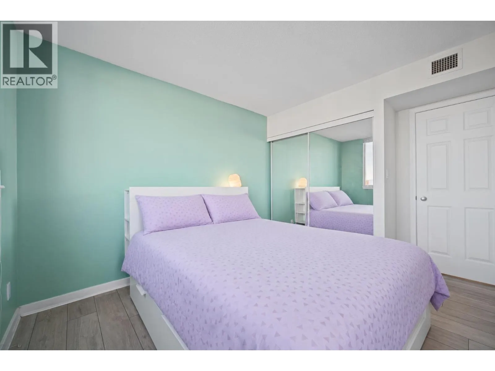 110X 63 KEEFER PLACE
