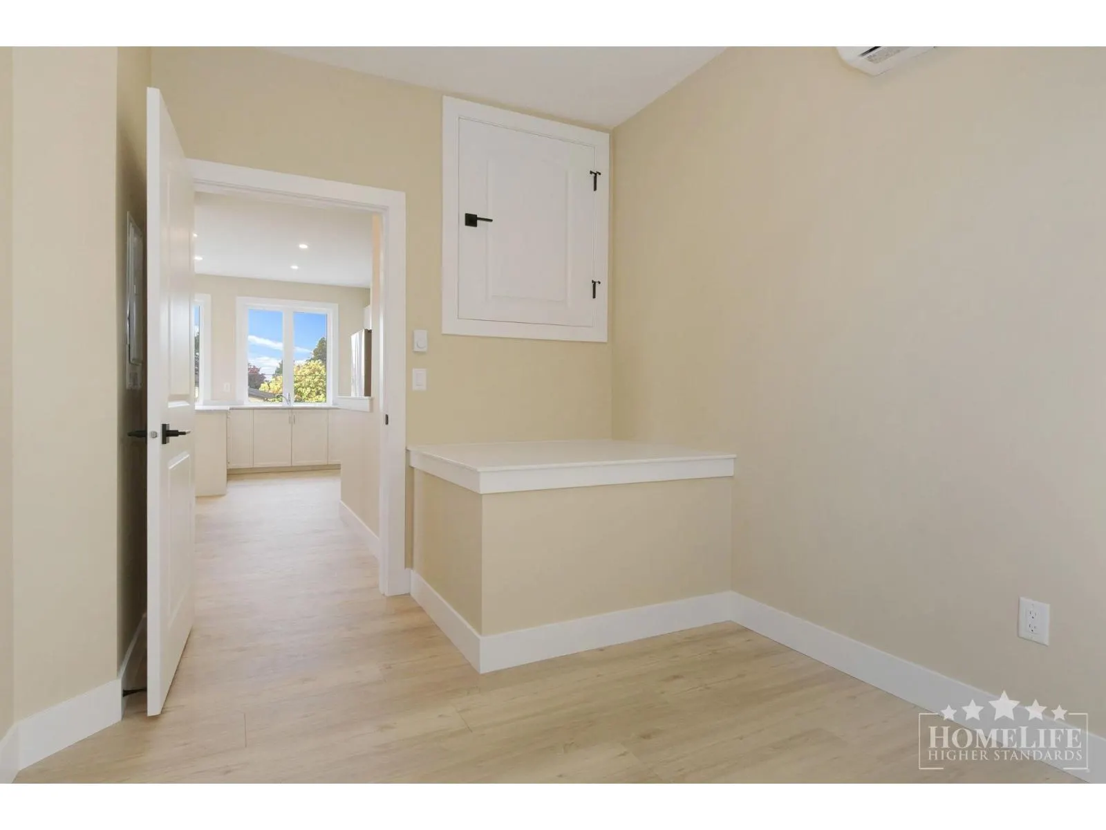 Upper House 10340 BEVERLEY DRIVE|Fairfield Island