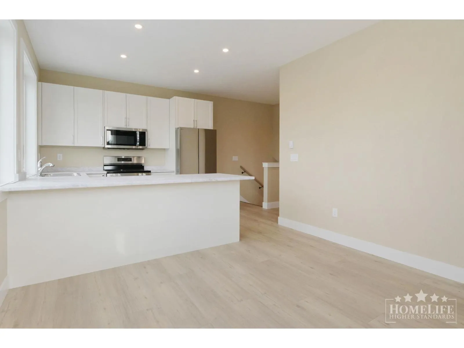 Upper House 10340 BEVERLEY DRIVE|Fairfield Island