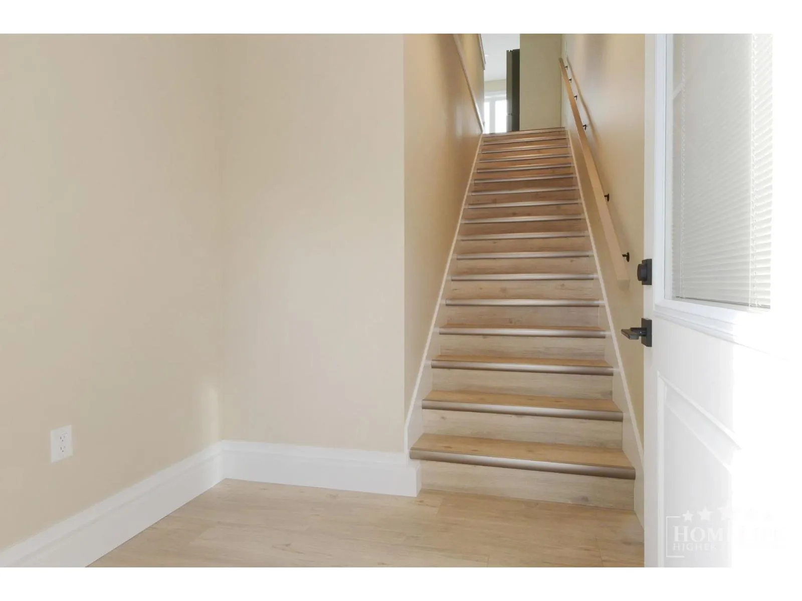 Upper House 10340 BEVERLEY DRIVE|Fairfield Island