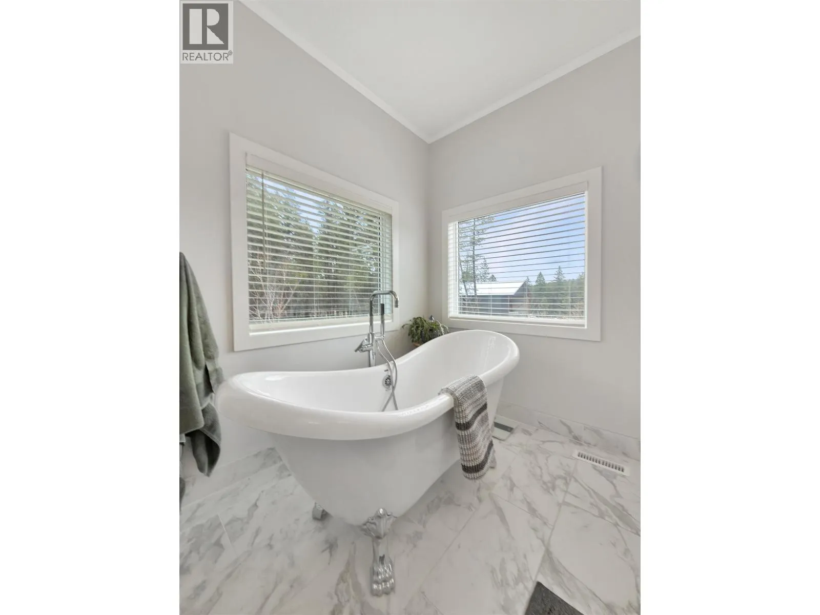 2645 MISTY CRESCENT