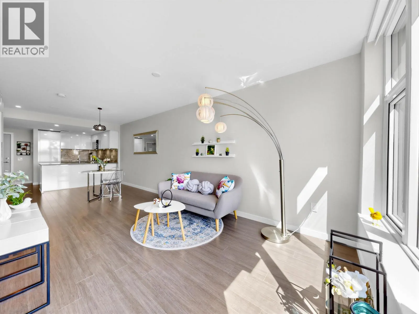 310 3699 SEXSMITH ROAD