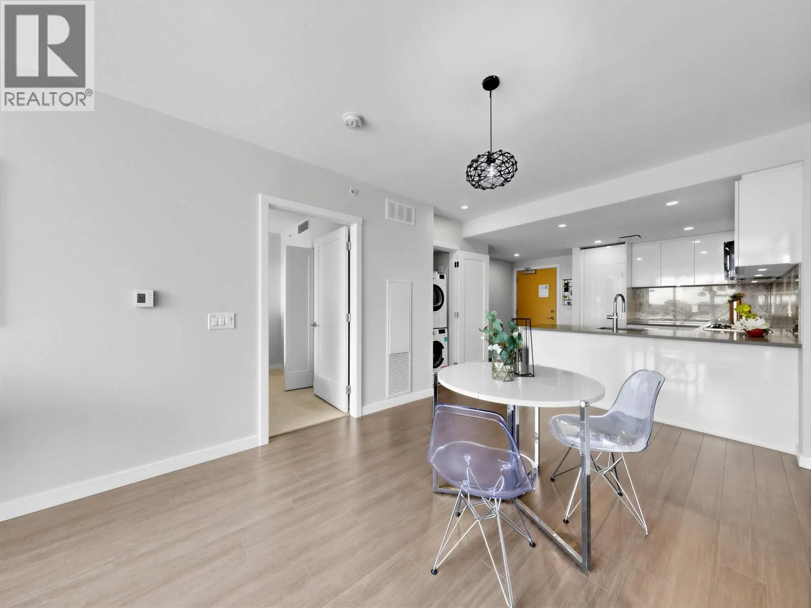 310 3699 SEXSMITH ROAD