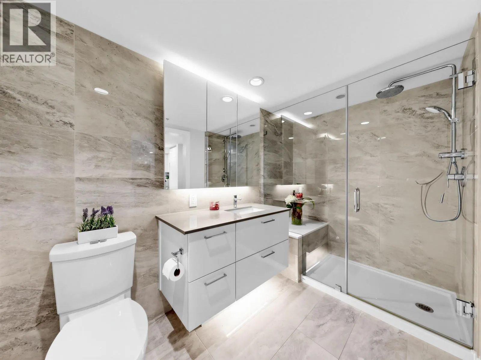 310 3699 SEXSMITH ROAD