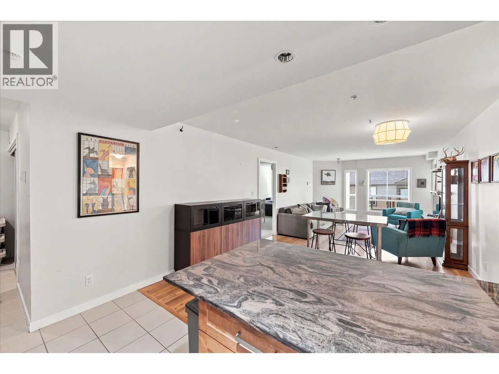 207 1212 MAIN STREET