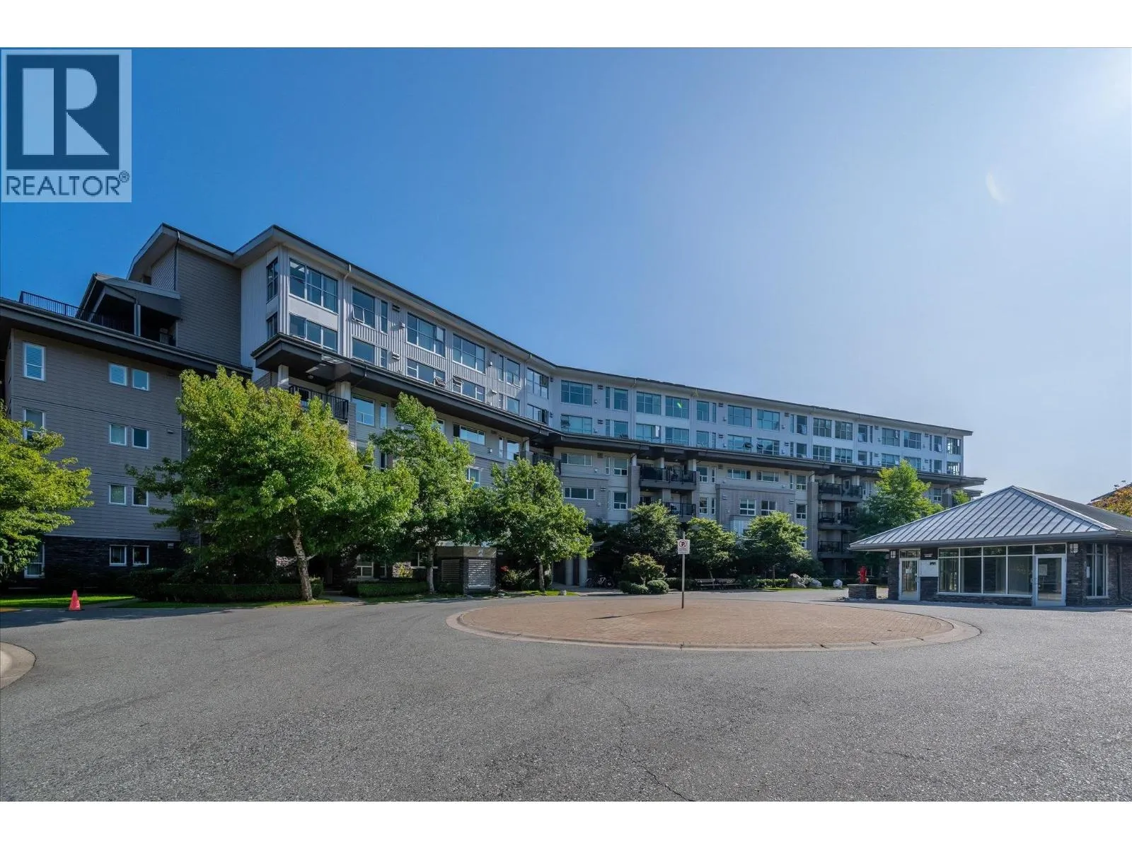 207 1212 MAIN STREET