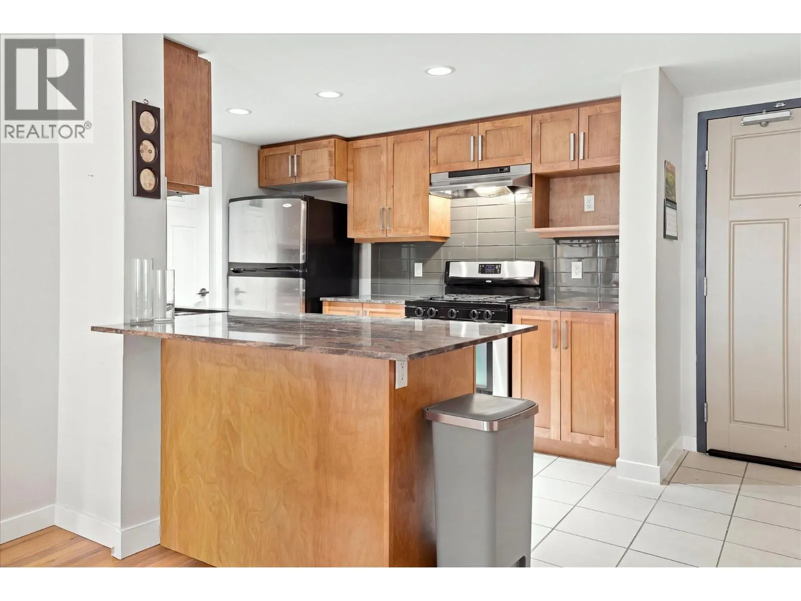 207 1212 MAIN STREET