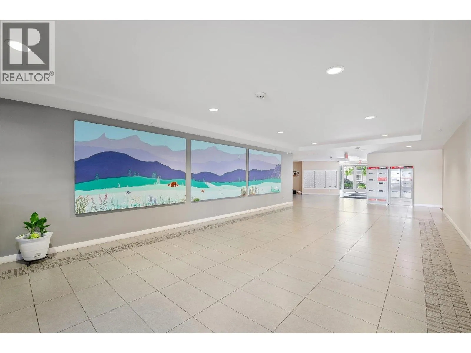 207 1212 MAIN STREET