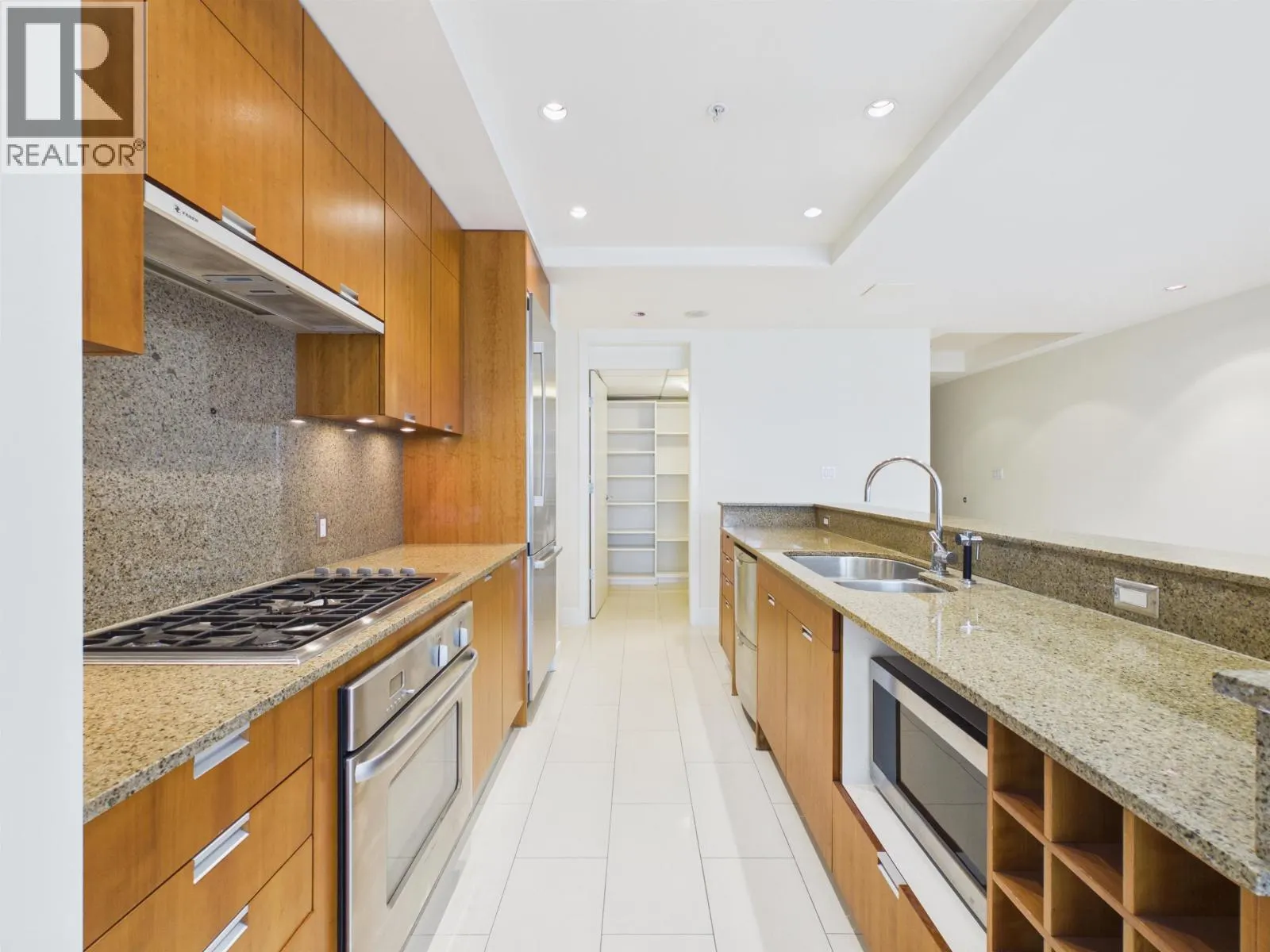 2403 1077 W CORDOVA STREET