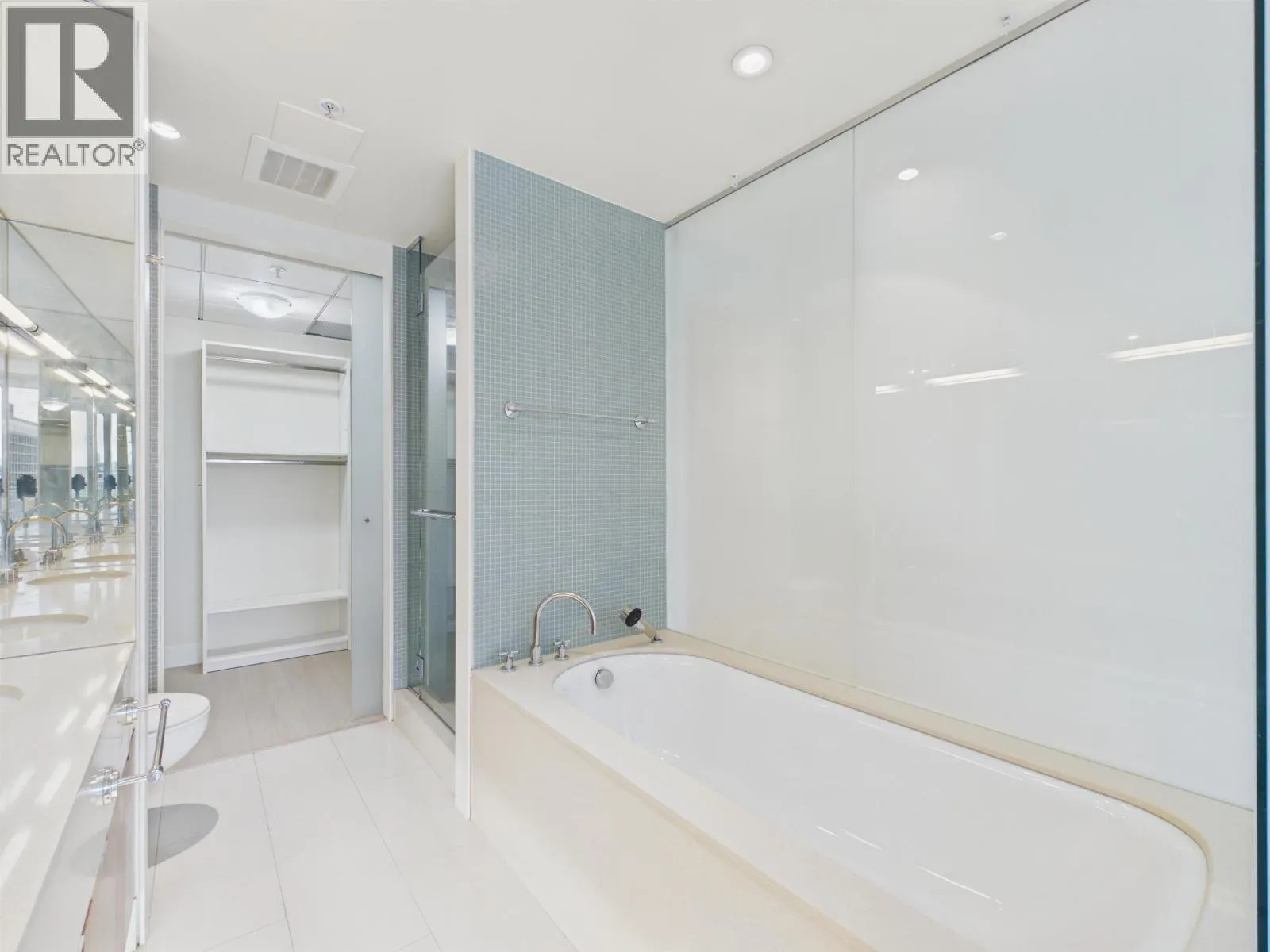 2403 1077 W CORDOVA STREET