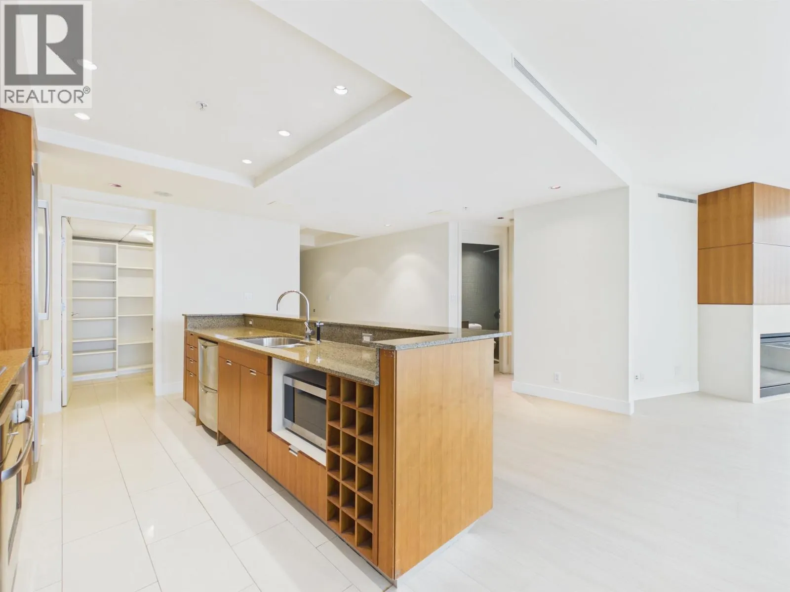 2403 1077 W CORDOVA STREET
